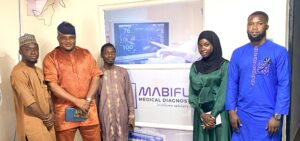 Founder, Craft Innovation Hub, Abdulrasaq Ahmed Abiodun (2nd left); Managing Director, MABIFUS Medical Diagnostics, Mr. Adekunle Sulaymon Adeniyi (middle); with team mebers of CIH, Engineer Ibraheem AbdulRasaq (left), Amina Hamzah and Abdussomad Olamilekan Olose