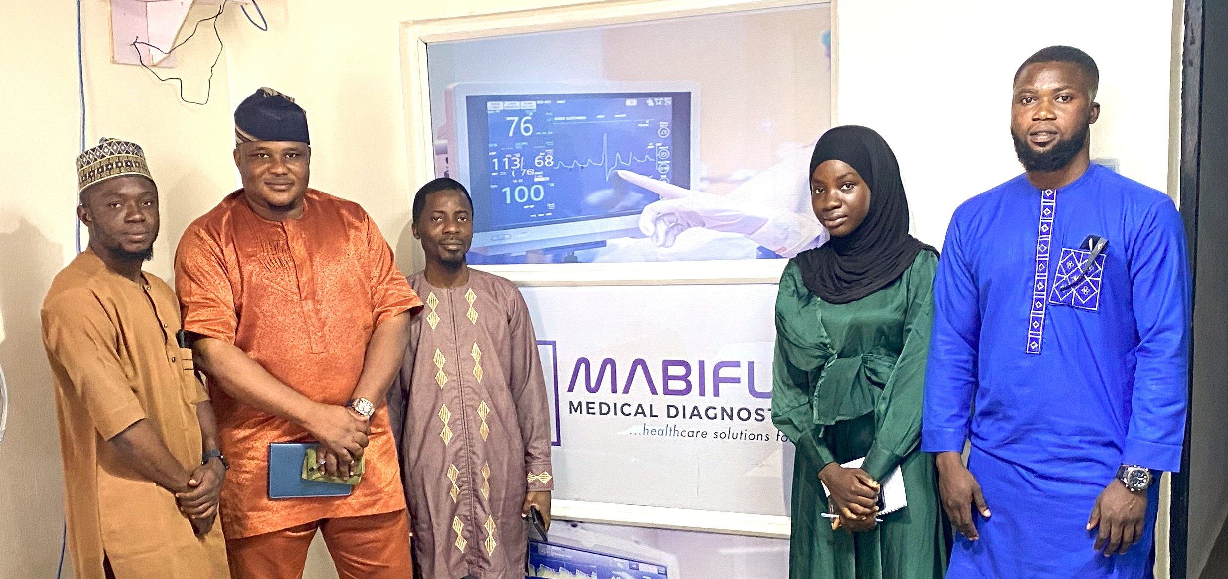 Founder, Craft Innovation Hub, Abdulrasaq Ahmed Abiodun (2nd left); Managing Director, MABIFUS Medical Diagnostics, Mr. Adekunle Sulaymon Adeniyi (middle); with team mebers of CIH, Engineer Ibraheem AbdulRasaq (left), Amina Hamzah and Abdussomad Olamilekan Olose